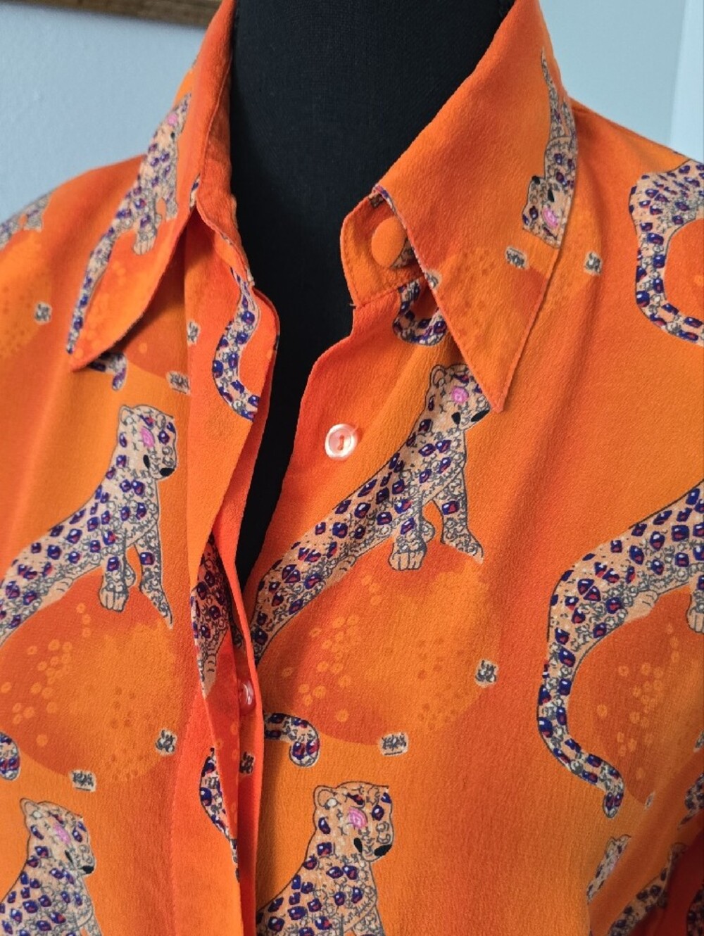 VTG Piano Orange Jaguar Print Button-Up Blouse 100% Silk - Small - Picture 4 of 7